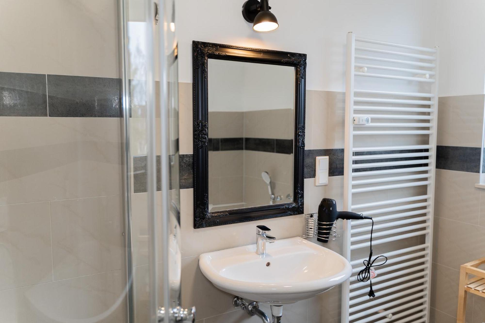 Moderne Apartments City Stadtnah -Junik Apartments Duisburg Phòng bức ảnh