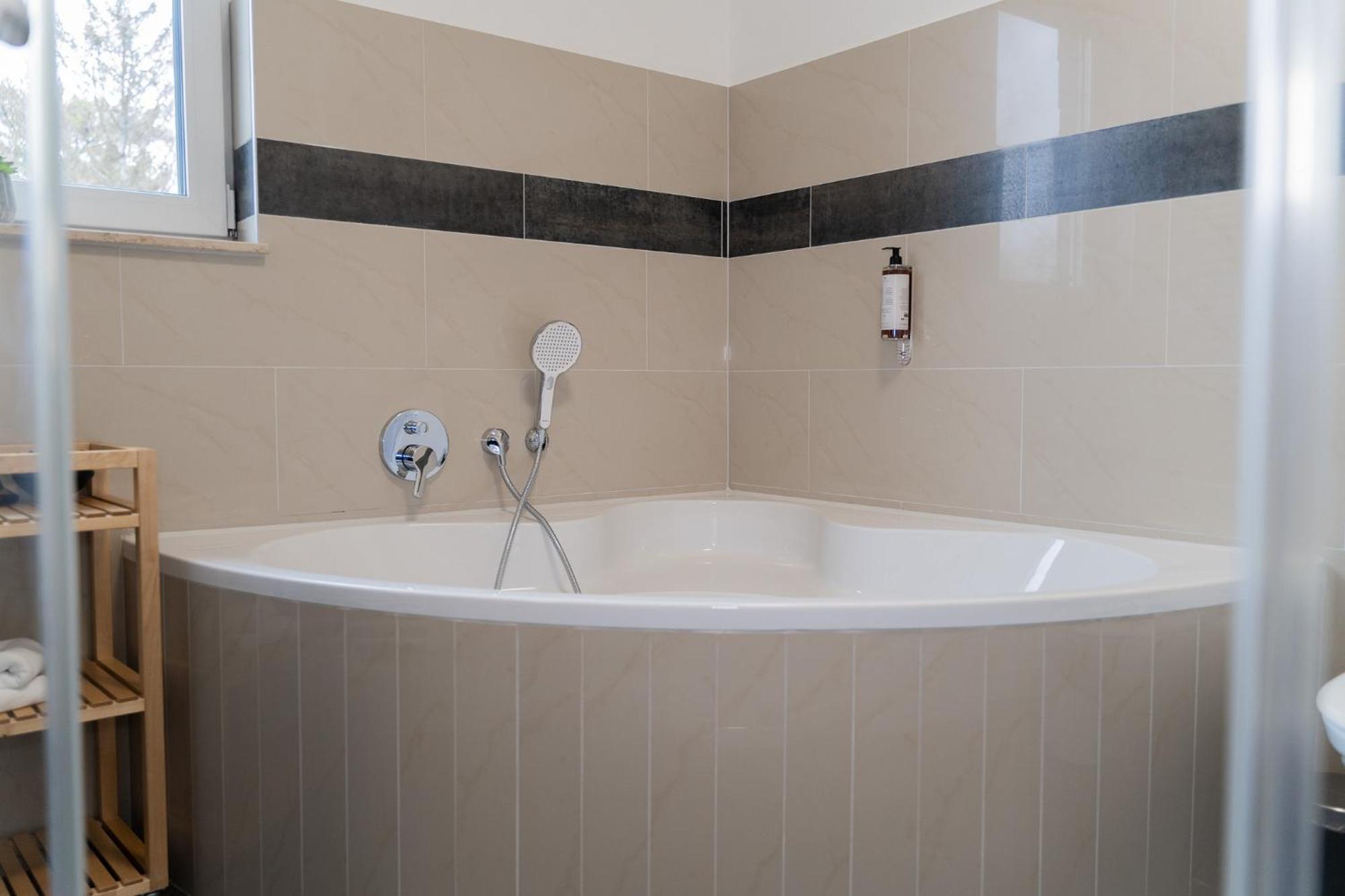 Moderne Apartments City Stadtnah -Junik Apartments Duisburg Ngoại thất bức ảnh